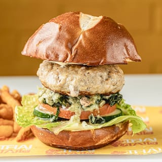 Green Curry Chicken Burger (Halal)